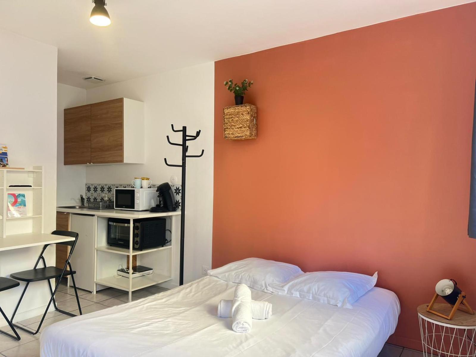 Le Vinci Apartment Calais Bagian luar foto